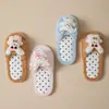 Amazon Zapatillas de Algodón con Lunares de Osito de Dibujos Animados para Mujer, Calzado de Casa para Interior de Invierno, Zapatillas de Felpa con Bloques de Color, Estilo Europeo Americano para Mujer