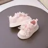 Zapatillas blancas para niñas 2025 verano nuevo zapatos infantiles zapatillas blancas de caña baja zapatos de lona zapatos para correr para estudiantes de primaria