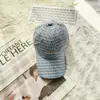 2026 Nuevo Sombrero de Cuadros Elegante de Nicho, Gorra de Béisbol de Moda con Letras Estilo Coreano para Mujer, Parte Superior Suave, Sensación de Alta Gama, Gorra de Pico