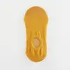 Nuevos calcetines invisibles de color liso de algodón antideslizantes para mujer, calcetines casuales de color caramelo, calcetines bajos al por mayor