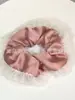Elástico de Cabelo Scrunchie Listrado com Renda Estilo Coreano para Mulheres, Acessório de Cabelo Suave e Elegante, Elástico de Cabelo Scrunchie Estilo Coreano