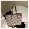 Bolsa Tote Estampada Retrô Feminina Outono e Inverno Nova Moda Bolsa de Mão de Grande Capacidade Bolsa Versátil Elegante de Alta Qualidade
