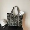 Bolsa Camuflada Fashion Feminina Grande Capacidade Bolsa Carteiro Tote Bag 2025 Nova Retro Casual para Trabalho Bolsa de Ombro Axila