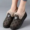 Sapatos de Algodão Femininos com Padrão Escuro Retrô Borda de Pelúcia de Inverno Solado Grosso Sapatos de Mãe Leves para Meia-Idade e Idosos Sapatos Quentes Dropshipping
