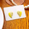 Pendientes Simples de Tres Colores con Diseño de Aguja Plateada Pendientes de Pintura al Óleo Amor Suave Francés Pendientes para el Viaje Diario