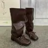 Estilo Chengdu ~ Botas Western Holgadas Retro para Mujer Estación Europea 2025 Botas de Media Caña Fruncidas con Cordones de Ballet Ajustadas
