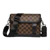 Bolso bandolera de caparazón duro nuevo personalizado para hombre, bolso cuadrado pequeño de cuadros de lujo de alta gama, bolso de hombro de almacenamiento informal de moda para ir al trabajo