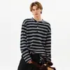 Camiseta de manga comprida patchwork listrada estilo americano transfronteiriça com botões de chifre, top casual pulôver masculino outonal moderno de corte solto