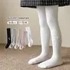 Meias-calças populares para crianças em 2026 para primavera e outono, versáteis para uso ao ar livre, cheias de strass e corações duplos, leggings de tricô para meninas