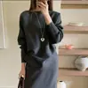 Conjunto de vestido suéter tejido para mujer, atuendo estilo coreano otoño/invierno 2026, un conjunto completo con un toque de alta gama, conjunto de dos piezas
