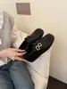 Primeiro Encontro com os Sapatos de Couro Estilo Brogue Artístico Retrô Francês para Mulheres, Novo Modelo 2026, Slip-On com Salto Escondido e Fivela Dupla