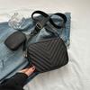 Bolsa de Linha Bordada Romboidal Feminina Nova 2023 Bolsa Casual Feminina Elegante Bolsa Transversal Moda Tecido Oxford Simples Pequena Quadrada