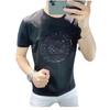 Estación Europea 2024 Verano Nueva Camiseta de Manga Corta y Media Manga de Cuello Redondo para Hombre Marca de Moda para Hombre Tendencia Diamante Caliente Camisa Cultural