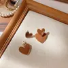 Pendientes de Chica de Hardware Femeninos Franceses Vintage Marrones Simples de Moda Pendientes Maillard para Mujeres