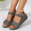 Sandalias de comercio exterior transfronterizo nuevas de 2023 para mujer, de Amazon, con cuña, velcro, suela gruesa, talla grande, de una sola palabra.
