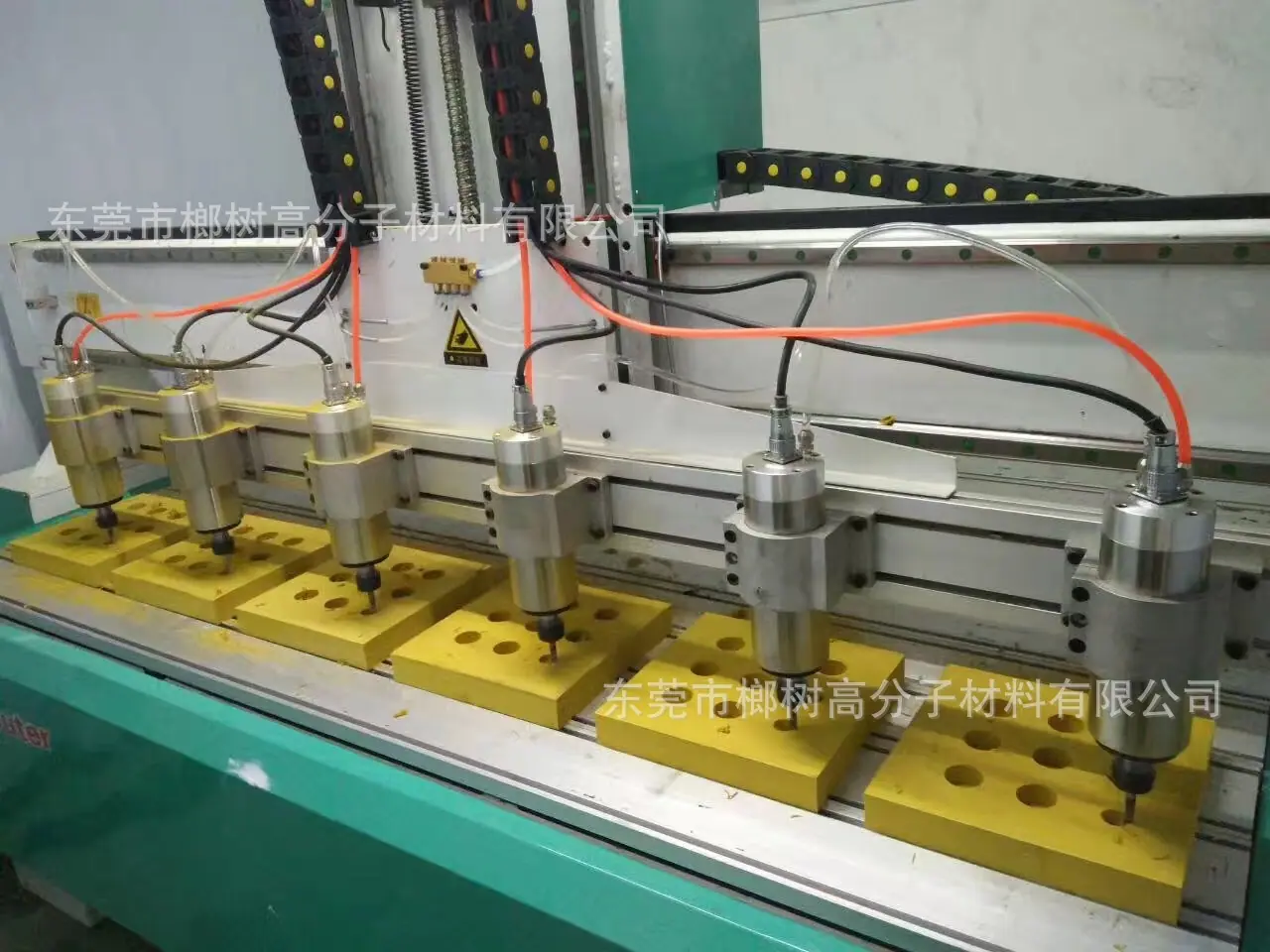 CNC 雕刻车间