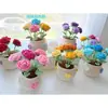 Arreglo de Flores de Hilo de Rosa con Forma de Corazón de 6 Cabezas Tejido a Crochet Hecho a Mano Decoración de Escritorio Regalo de Flor Artificial Hecha a Mano Cálido y Acogedor