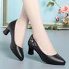 Zapatos de Cuero Suave Suela Suave Zapatos Individuales para Mujer Tacón Medio Zapatos de Mujer para el Trabajo Zapatos Profesionales Zapatos de Madre Primavera y Otoño Zapatos de Cuero Negro para Mujeres de Mediana Edad