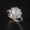 Anillo de calcedonia blanca para mujer, diseño de nicho, ligero, de lujo, de alta calidad, ajustable, redondo, de pasta, 2024, nuevas explosiones