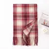 Bufanda gruesa de cuadros para otoño e invierno para niñas, calentador de cuello de invierno para parejas y estudiantes, elegante y cálido para ir al trabajo, chal con flecos estilo coreano