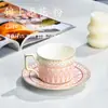 Xícara de Chá da Tarde Estilo Europeu com Borda Dourada, Caneca de Cerâmica Criativa para Uso Doméstico, Conjunto para Presente, Xícara e Pires de Café em Porcelana Bone
