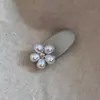 Presilha de Cabelo Flor de Liga Metálica com Strass e Pérolas Estilo Coreano Presilha Bico de Pato Exclusiva de Alta Qualidade Presilha para Franja Rebelde Acessórios de Cabelo Femininos