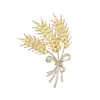 Broche de Espiga de Trigo de Tres Cabezas, Elegante Broche de Cristal Imitación de Cebada de Alta Gama para Mujer, Pin de Diseño Único, Accesorio para Traje