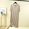 Vestido camiseta de verano con cuello en V y manga corta, nuevo vestido modal fino holgado adelgazante, vestido largo de color liso para mujer talla grande
