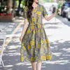 Vestido de Algodón y Lino con Estampado de Rosas Amarillas, Cuello en V, Elegante y Artístico Vestido de Longitud Media, Moda de Verano, Vestido Elegante y con Estilo de Dobladillo Amplio