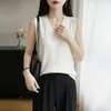 Camisola feminina com decote V e detalhes de pérolas brilhantes, simples e elegante, com um estilo doce e gracioso, perfeita para a primavera e o verão