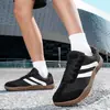 Zapatos Casuales Ligeros para Exteriores de Ajuste Amplio para Hombre Primavera 2026, Zapatos de Entrenamiento Alemanes de Talla Grande de Moda, Zapatillas de Pies Descalzos con Punta Ancha Transfronterizas