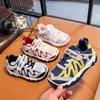 Zapatos deportivos para niños de primavera y otoño, antideslizantes, casuales, versátiles, modernos, zapatos funcionales para niños pequeños