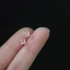Brincos Simétricos de Folha com Diamante, Brincos de Folha Frescos, Doces e Fofos, Brincos Pequenos e Luxuosos Que Não Precisam Ser Retirados ao Dormir