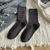Calcetines para Mujer Versátiles Sin Costuras de Media Pantorrilla Modernos En Stock Moda Otoño/Invierno Simples Deportivos Casuales Calcetines Fruncidos Rayados