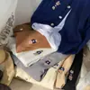 Suéter de Punto Redondo Bordado de Oso Blanco para Mujer en Primavera, Otoño Perezoso e Invierno Capa Interior Camiseta Holgada Suave y Sedosa de Punto