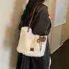 Bolso de Hombro Casual de Gran Capacidad a la Moda 2026 para la Escuela y el Viaje Diario, Bolso Tote Versátil de Invierno para Mujer, Nuevo Estilo de Felpa