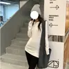 Camisa Branca Irregular de Veludo Estilo Coreano para Camadas em Mulheres, Top Camiseta Manga Longa Slim Fit Outono e Inverno 2025
