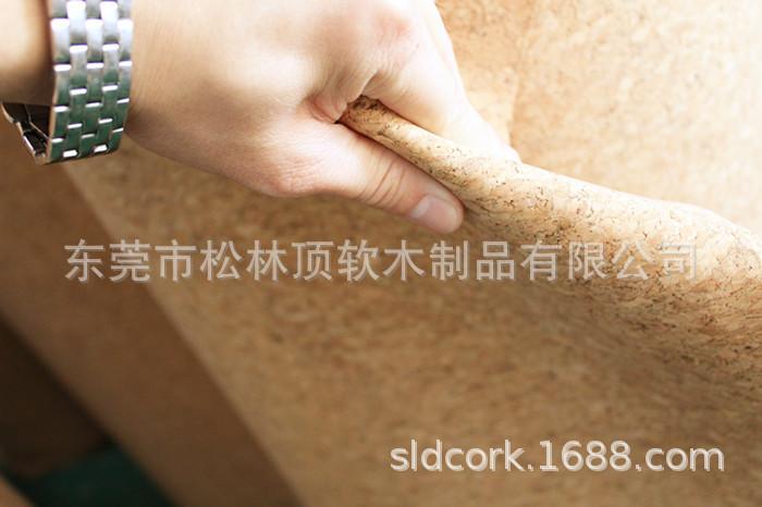 成卷大碎花软木卷材表面