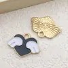 Conjunto Misto de 30 Pingentes Alados de Coração Vazado Bicolor Preto e Branco em Liga de Esmalte Acessórios para Joias DIY