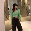 Camiseta Curta Cropped Feminina, Ajuste Slim, Top Elegante de Cor Sólida, Tendência Primavera e Outono S1247, Manga Longa Decote U Grande
