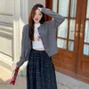 Cardigã vermelho para mulheres, modelo novo 2026, casaco suéter de primavera extremamente estiloso, top de outerwear vintage