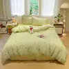 Juego de ropa de cama de cuatro piezas de gasa de doble capa, grado A, con un diseño minimalista y fresco, algodón 100% ultrasuave y lindos patrones de dibujos animados, adecuado para estudiantes