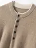 Nueva Colección Otoño/Invierno 2026: Suéter de Cachemira 100% Pura para Hombre con Cuello Redondo y Detalle de Botones, Diseño Falso de Dos Piezas, Corte Holgado, Tallas Grandes