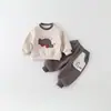 Conjunto de Moletom com Pelúcia para Bebê Menino Estilo Coreano Moda para Recém-Nascidos Outono e Inverno Conjunto Separado de Duas Peças para Meninos Outono e Inverno