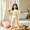 Conjunto de Calça Longa e Manga Longa para Meninas Estilo Primavera e Outono da Amazon Roupa Infantil Desenho Animado Casual para Bebês e Crianças Pequenas Roupa de Casa Conjunto de Duas Peças