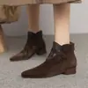 Botines retro estilo francés para mujer, nueva colección otoño/invierno 2026, con punta fina, tacón grueso, forro de felpa y un diseño que combina diferentes materiales para un efecto adelgazante, pareciendo una bota de algodón crudo
