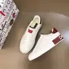 Sapatos casuais de mola da família D, de cano baixo, cor sólida, bico redondo, couro, viscose vermelha, em estoque, mocassins de salto baixo estilo britânico