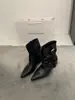 Botines vaqueros retro de punta para mujer en Hong Kong, nuevo estilo de otoño con diseño de hebilla de cinturón, tacón grueso único, botines de moda para pantalones