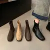 Botas de tornozelo francesas de camurça retrô para mulheres, nova coleção outono/inverno 2024, salto baixo, justas, cano curto, botas pretas estilo Martin