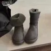 Botas de Neve Grossas de Couro Genuíno e Pelo Integrados para Mulheres, Cano Médio, Novo Estilo Inverno 2026, Uso Dupla Face, Botas Felpudas, Fashion, Sapatos de Algodão com Acolchoamento de Veludo